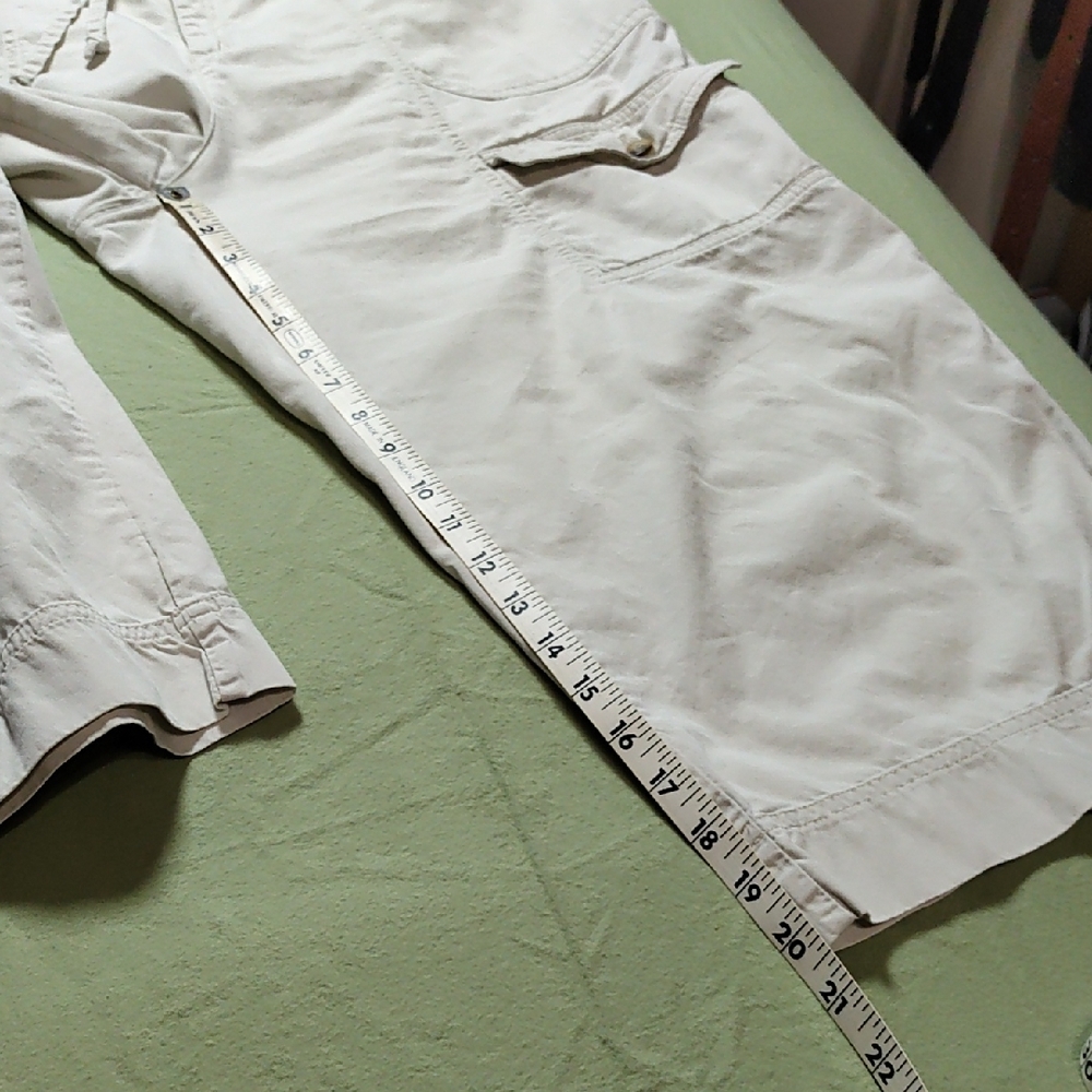 White Stag Women's Cargo Shorts, Size 14 - Picture 5 of 8